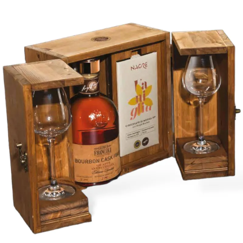 Grappa Invecchiata Luigi Francoli BOURBON CASK FINISH BAR Confez. Legno 700ml con bicchieri e cioccolato